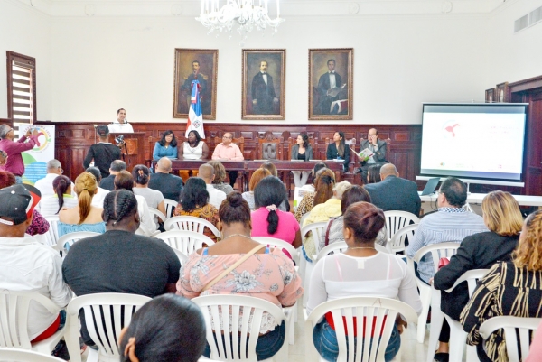 Un porcentaje muy mínimo de mujeres tienen empleos en  Santa Lucía