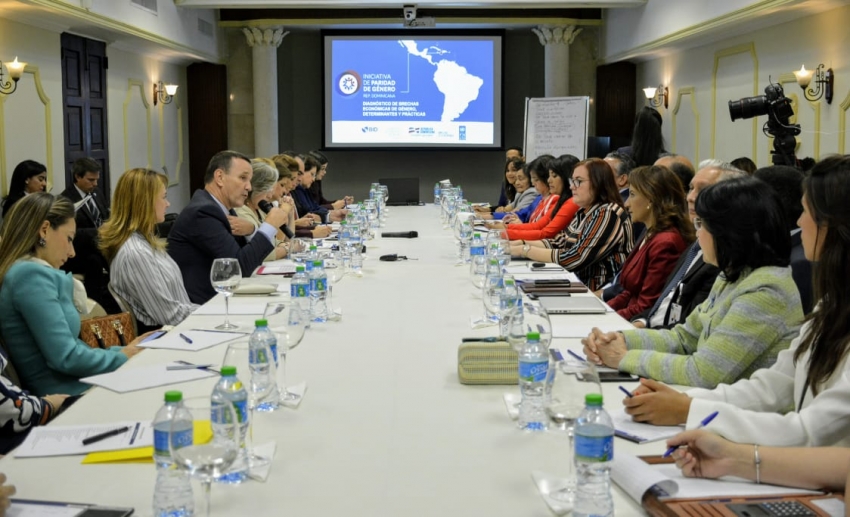 Ministra de la Mujer encabeza reunión Iniciativa de Paridad de Género