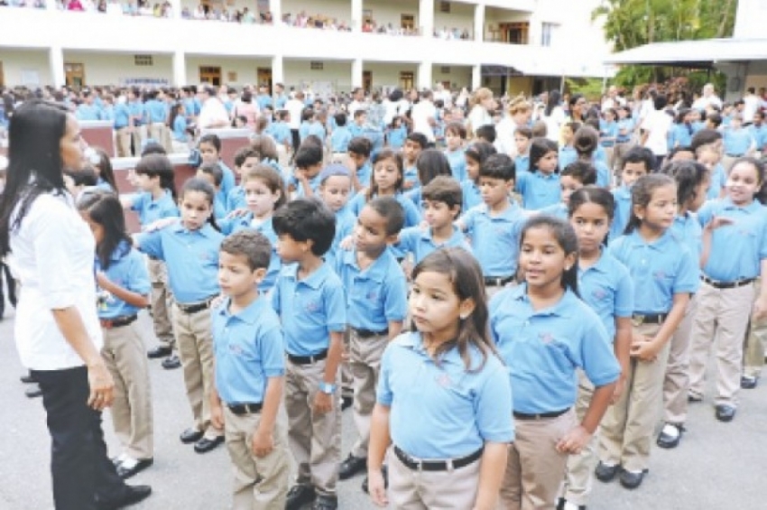 Colegios no pueden suspender docencia virtual por falta de pago