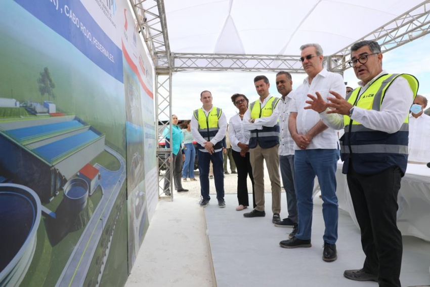 Presidente Abinader inaugura dos importantes obras en Pedernales que beneficiarán a los jóvenes